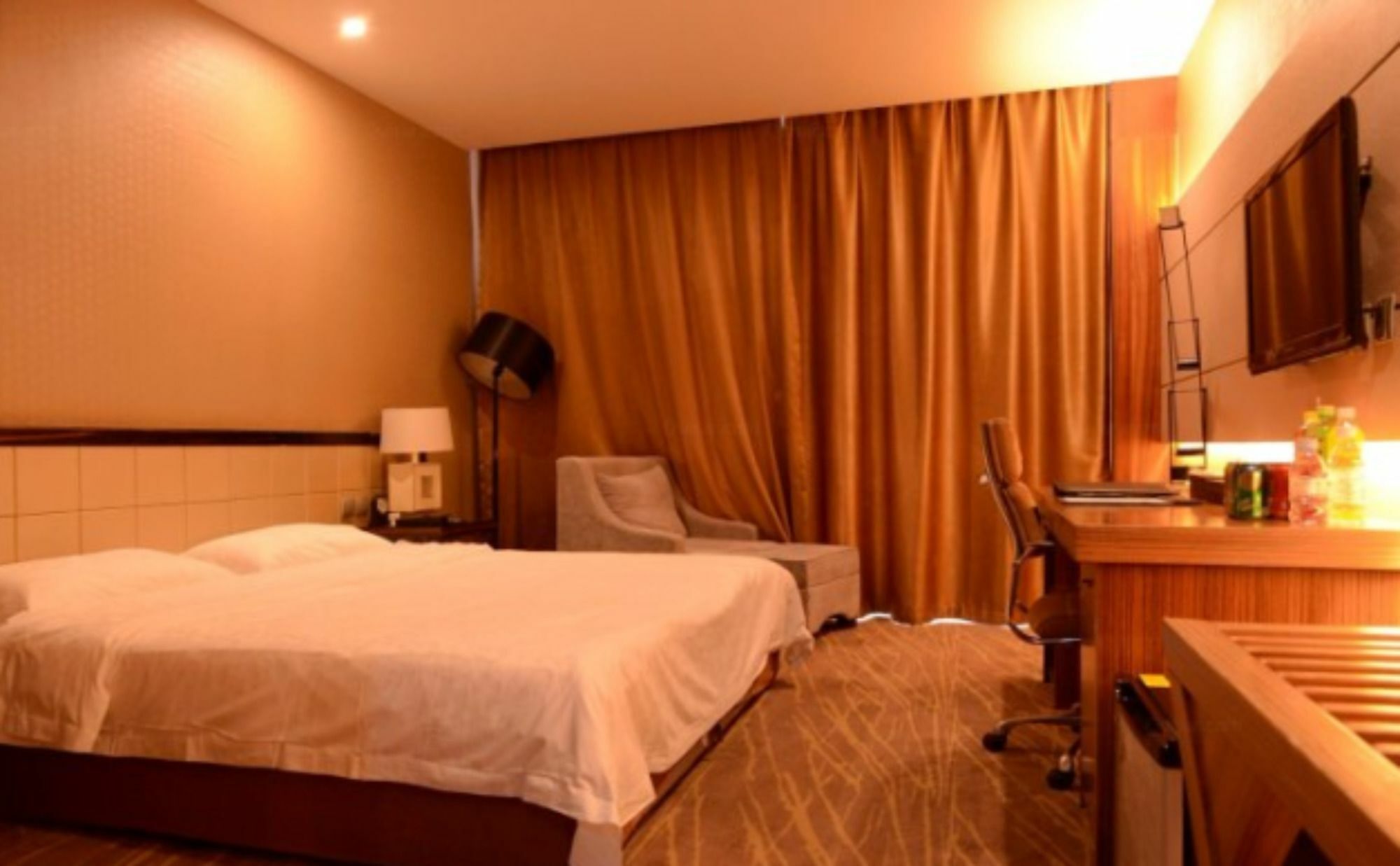 Manhattan Hotel Харбин Экстерьер фото