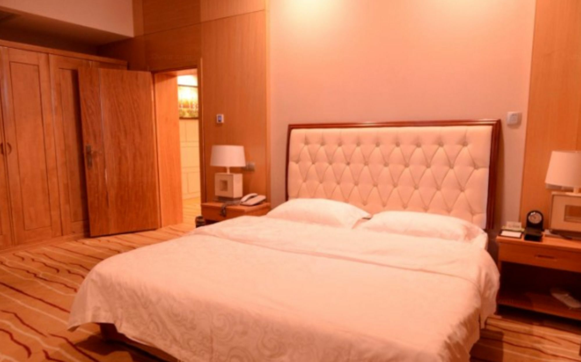 Manhattan Hotel Харбин Экстерьер фото